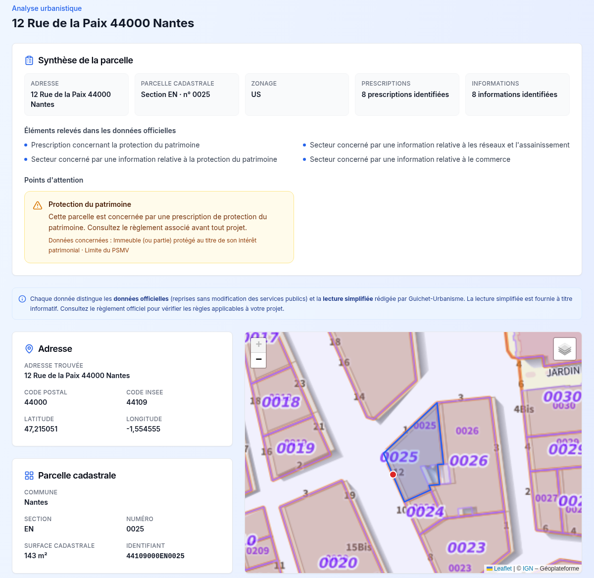 Résultat d'une analyse de parcelle : synthèse de la parcelle cadastrale, carte avec le parcellaire, zonage du document d'urbanisme, prescriptions et informations relevées dans les données officielles